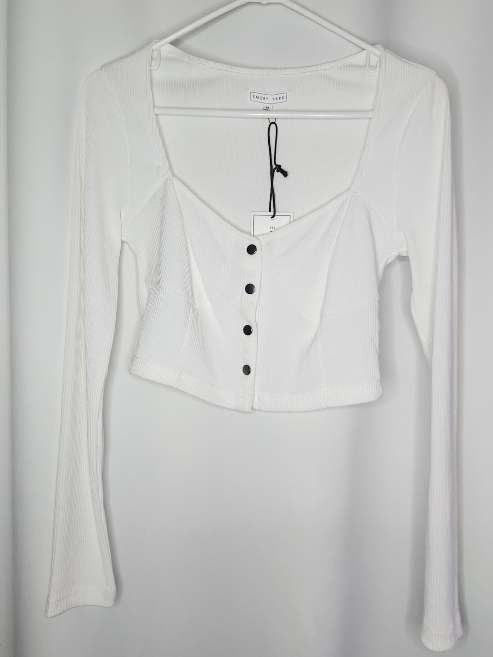 emory park White Ribbed Button-Front Long Sleeve Crop Top